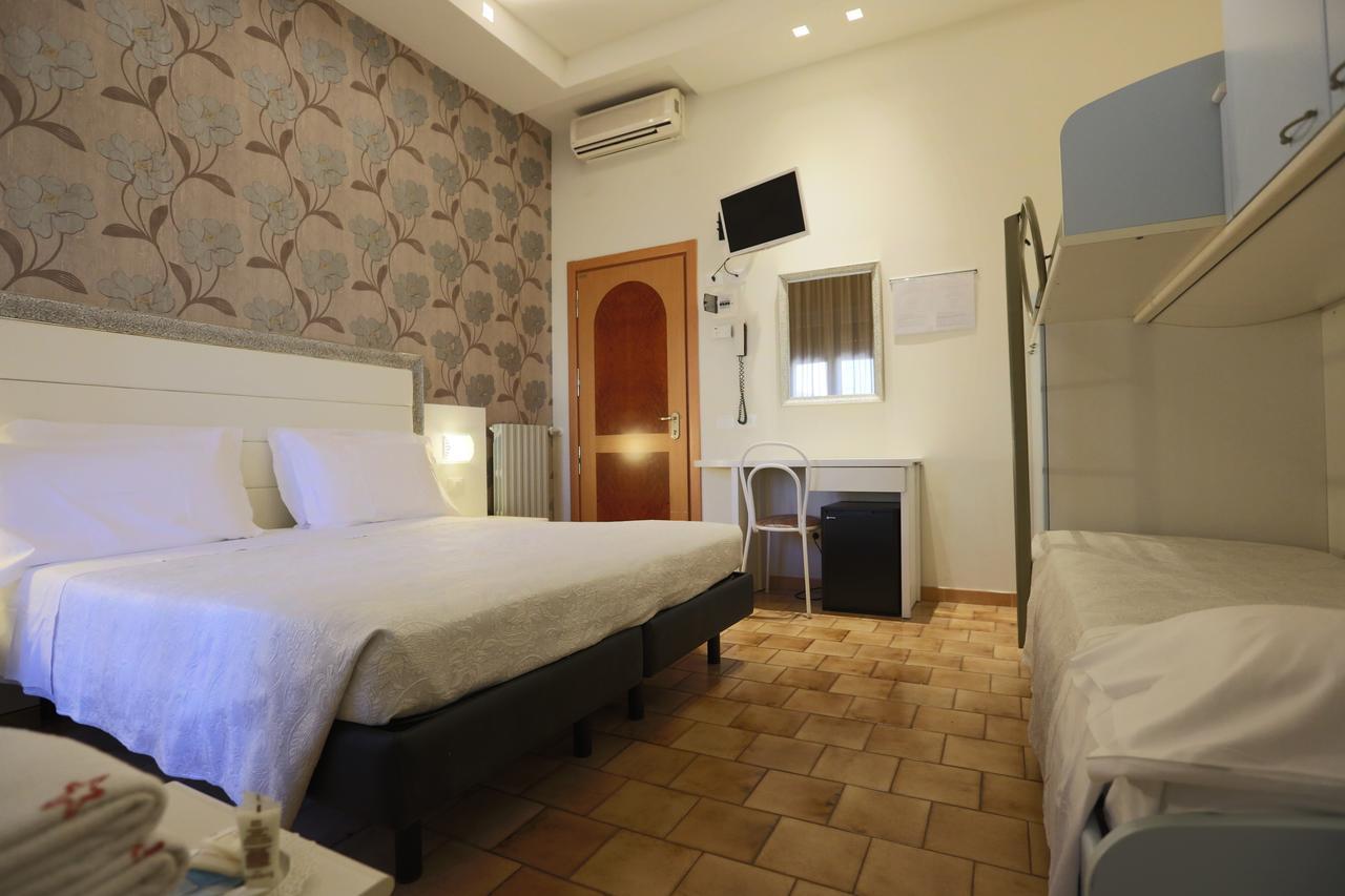 Hotel Residence Elisabetta Cesenatico Eksteriør billede