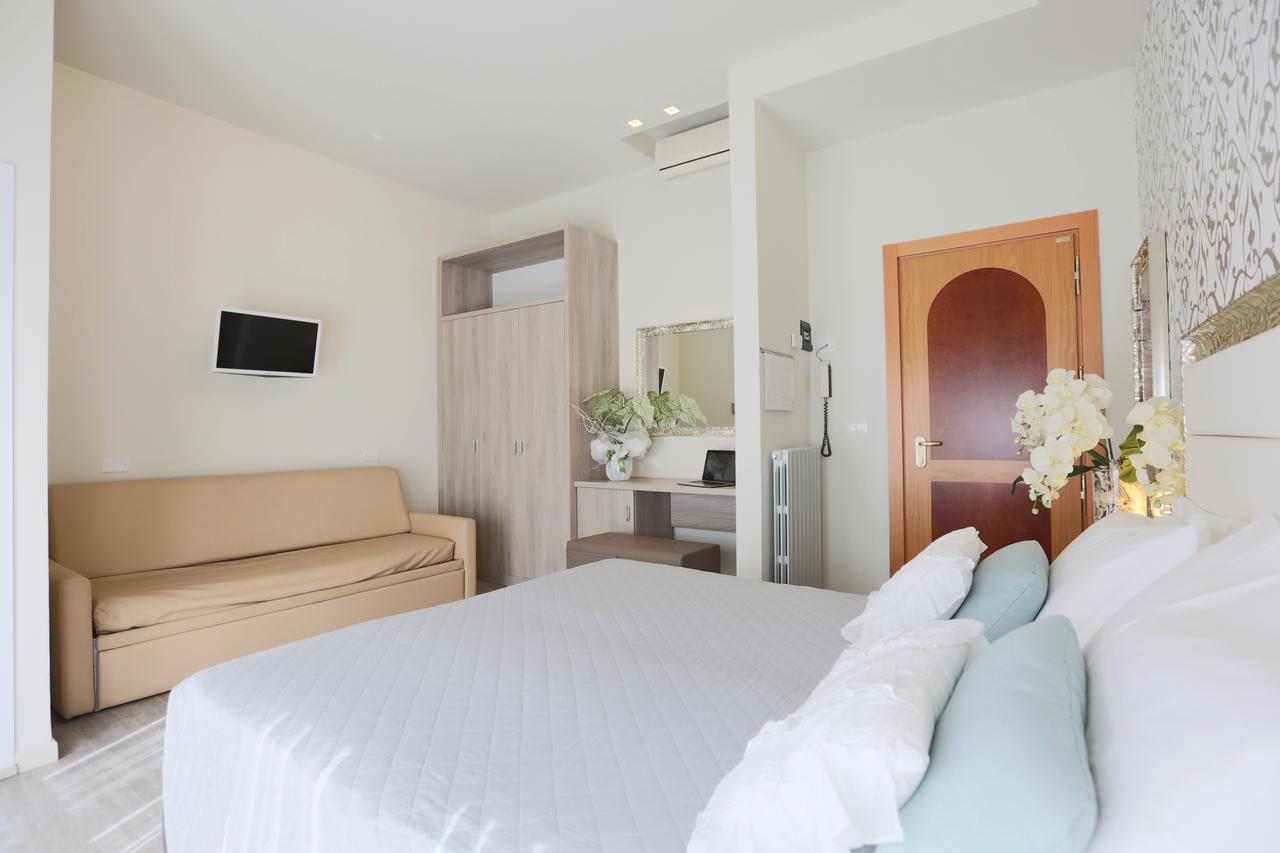 Hotel Residence Elisabetta Cesenatico Eksteriør billede