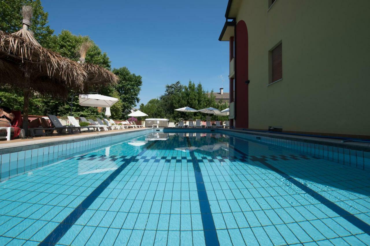 Hotel Residence Elisabetta Cesenatico Eksteriør billede